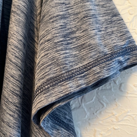 XERSION 3X SEMI FIT NAVY DISTRESSED LOOK V NECK  DECORATIVE  TEE - Picture 7 of 11